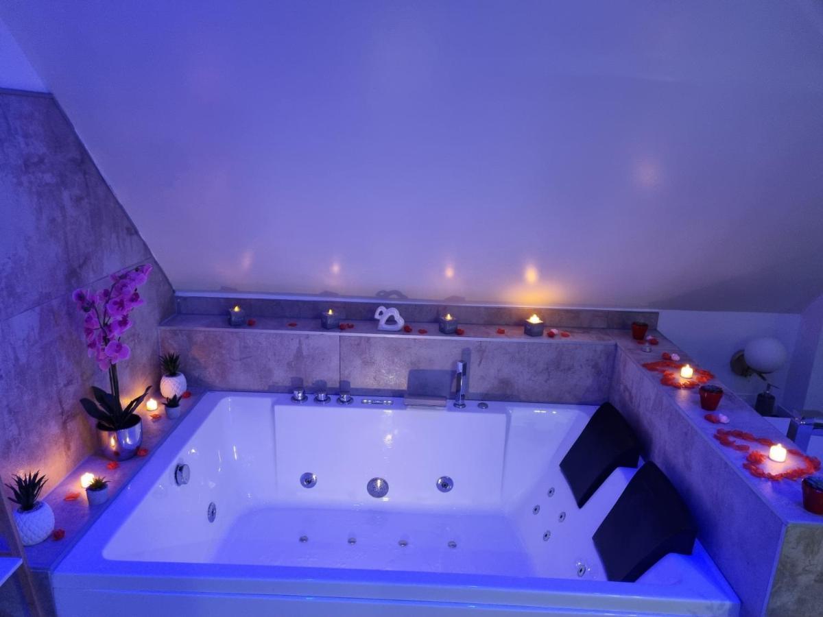 Studio Jacuzzi Au Centre Colmar Eksteriør billede