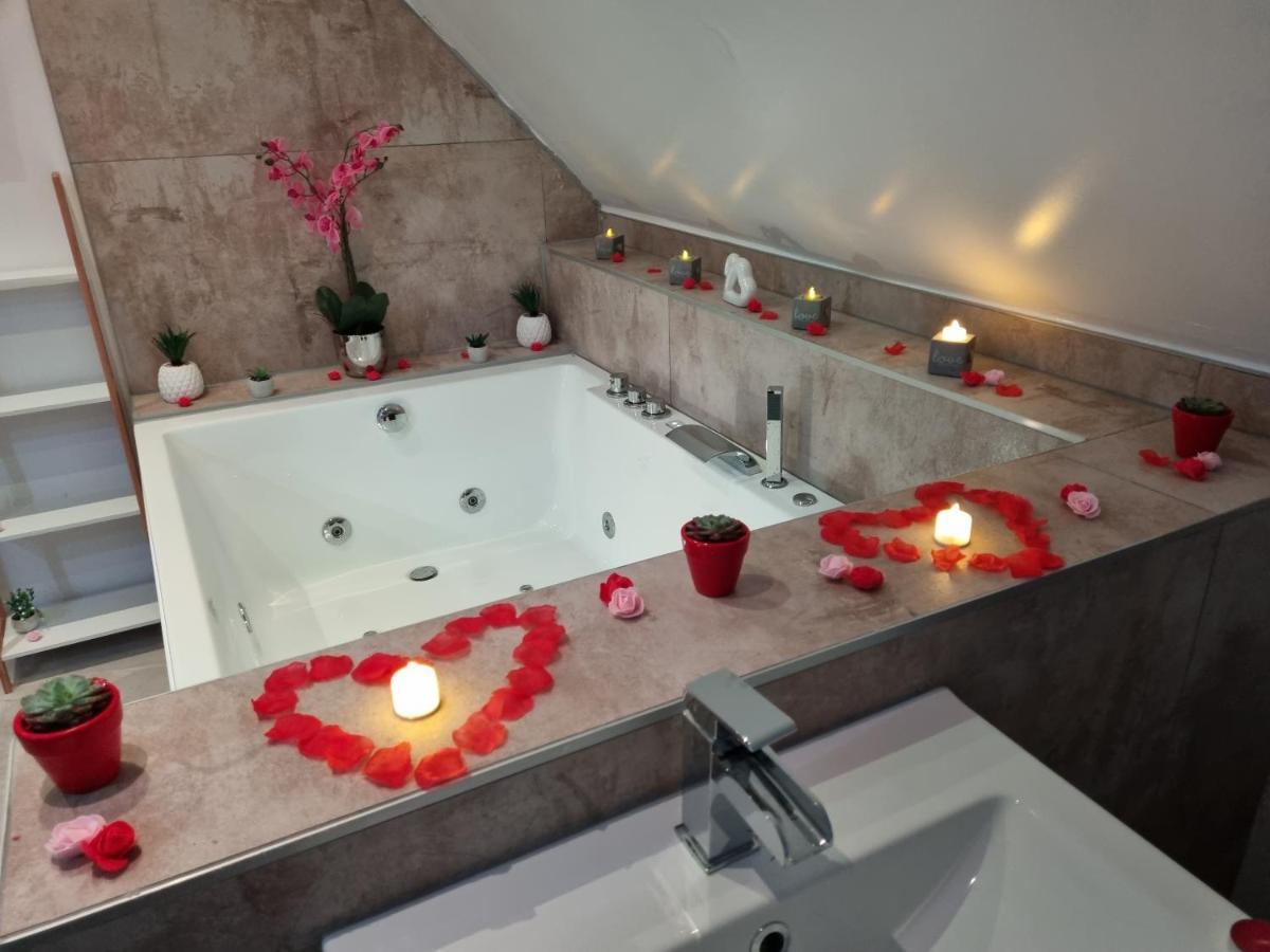 Studio Jacuzzi Au Centre Colmar Eksteriør billede