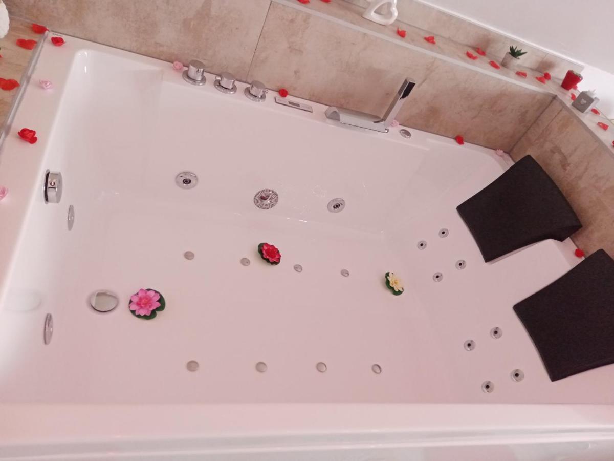 Studio Jacuzzi Au Centre Colmar Eksteriør billede